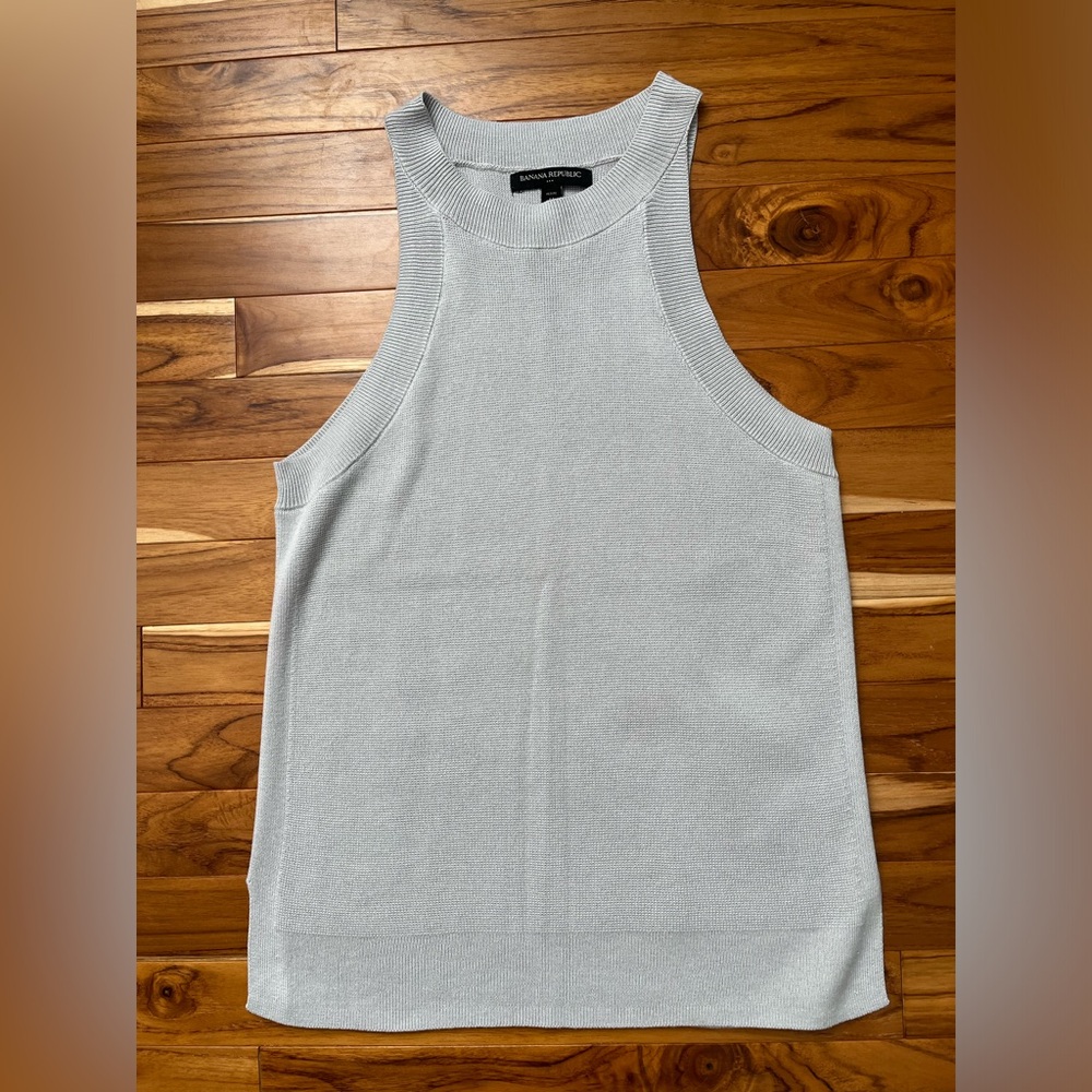 Banana republic sleeveless sweater, size MP